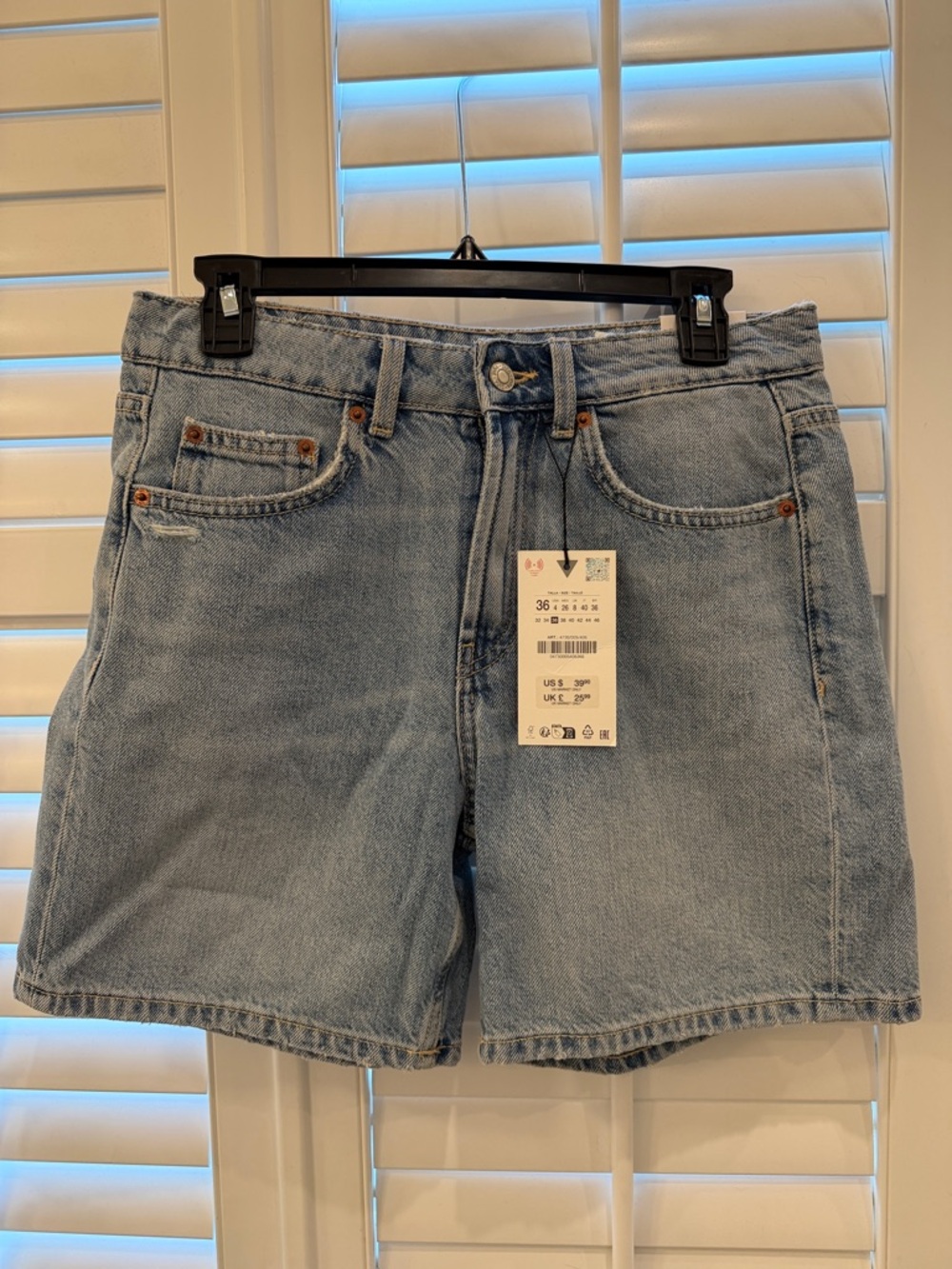 Zara Light Wash Bermuda Short